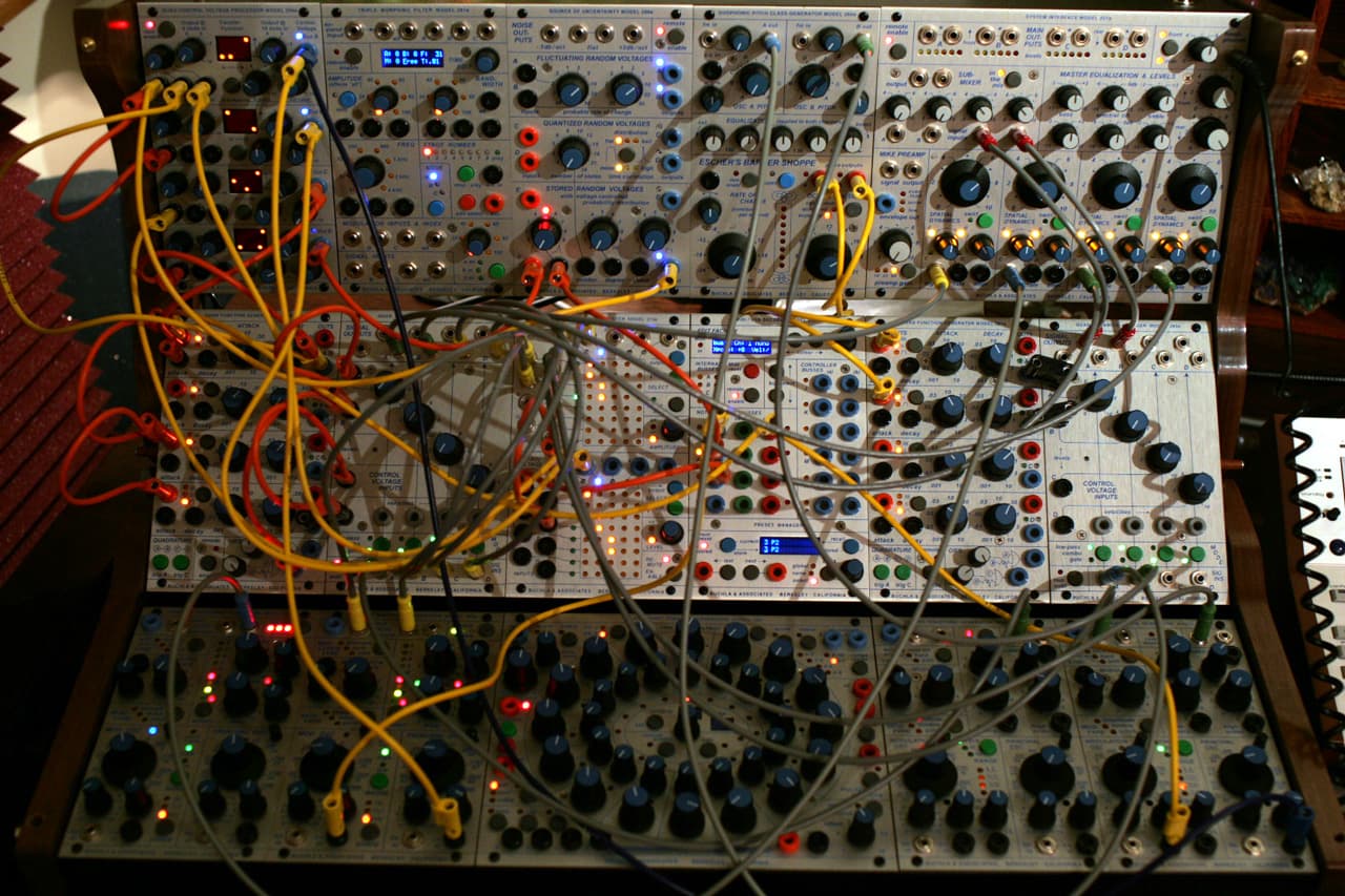 Suzanne's setup. Image from Zounds.