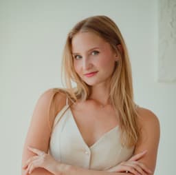 A profile image of Vera Vlasova