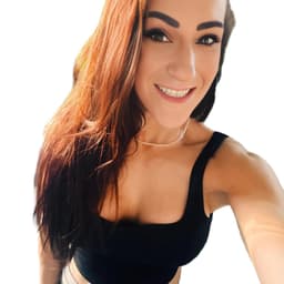 A profile image of Carly