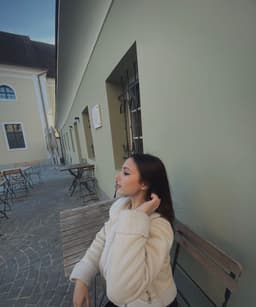 A profile image of Emilia