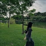 A profile image of 抬頭看看 𝗹𝗼𝗼𝗸𝘂𝗽