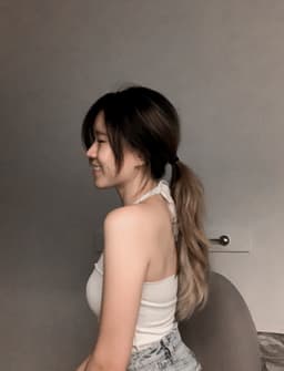 A profile image of Jennie