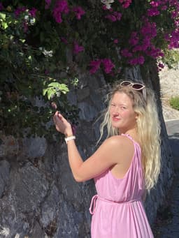 A profile image of Ella Renāte