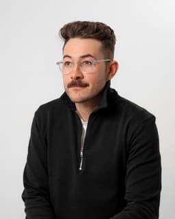 A profile image of Robert Lopez