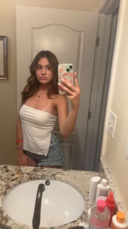 A profile image of Leah Serena