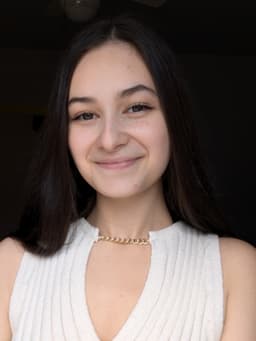 A profile image of Maude Bisson | La perle virtuelle