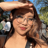 A profile image of angela's templates