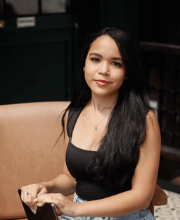 A profile image of Lavínia Carvalho