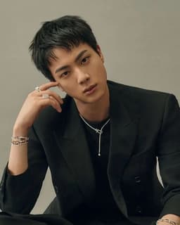 A profile image of ali