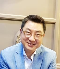 A profile image of 아이피플즈