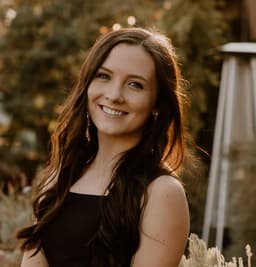 A profile image of Young Wealth Co