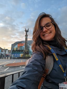 A profile image of Raissa Razera