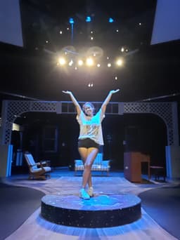 A profile image of Jules Robinson