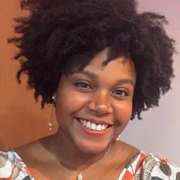 A profile image of Larissa Ferreira