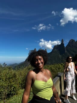 A profile image of Carol Marçal