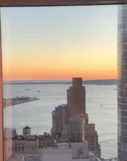 A profile image of Ami Val