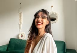 A profile image of Thayná Thoni