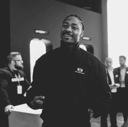 A profile image of AkuaStar