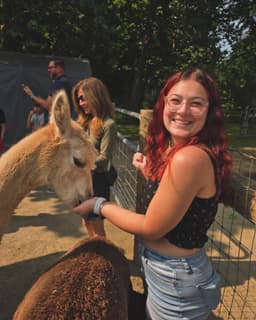 A profile image of Lia M