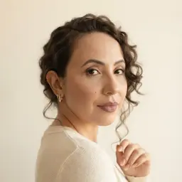 A profile image of Stéffany Lopes | Gestão de Vida e de Negócios