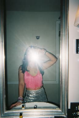 A profile image of chezpoerava