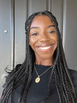 A profile image of Maeve-Darly