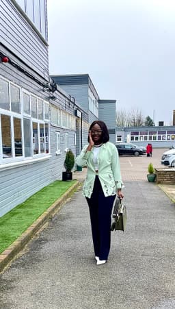 A profile image of Elizabeth Saint-Wonder