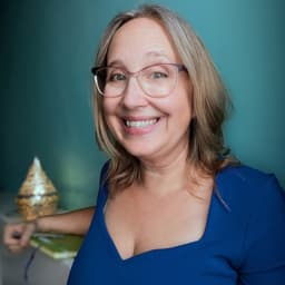 A profile image of Rachel Thompson, Writing Courses