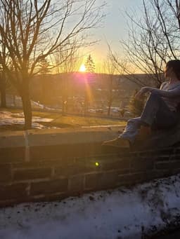 A profile image of Lexi R