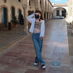 A profile image of Iris Floweris