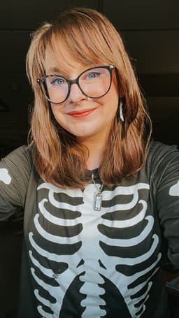 A profile image of Ellie