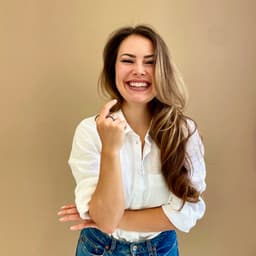 A profile image of Denise