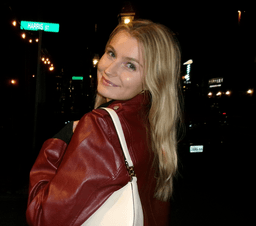 A profile image of Anna Ellis