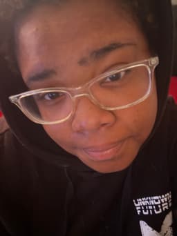 A profile image of moni louise