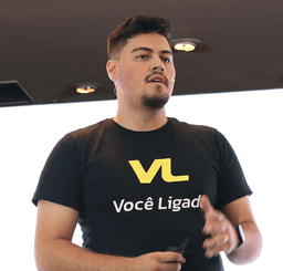 A profile image of Isra