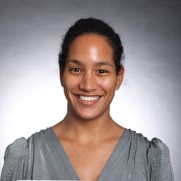 A profile image of Christina Warmbrunn