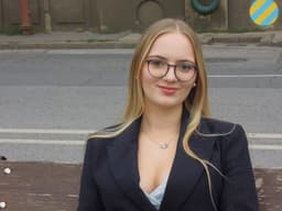 A profile image of Alina