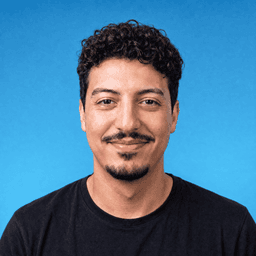 A profile image of Simo | Systems for Content & Marketing Agencies