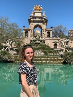 A profile image of Cozy Book Notes