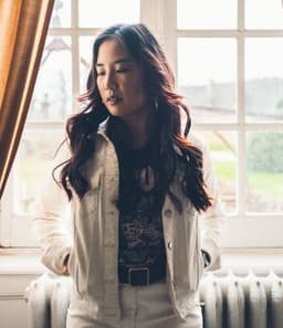 A profile image of Loanne