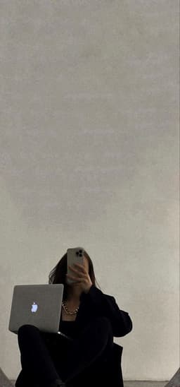 A profile image of Emrald