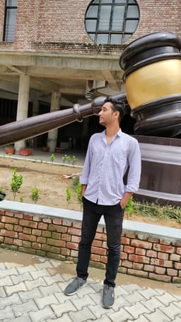 A profile image of Shubham Raut