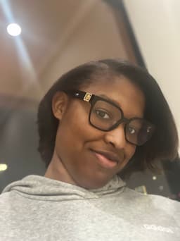 A profile image of Erriestar