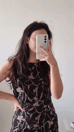 A profile image of Ella Mrrh