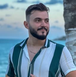 A profile image of Lucas Andrade