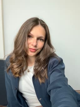 A profile image of Jasmine Daisy