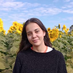 A profile image of Isabela