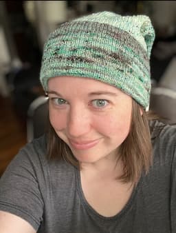 A profile image of owlknitwithewe