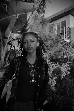 A profile image of DZ