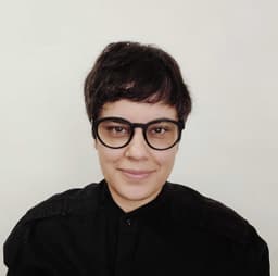 A profile image of Bruna Delfino